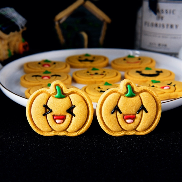plastic halloween cookie mould