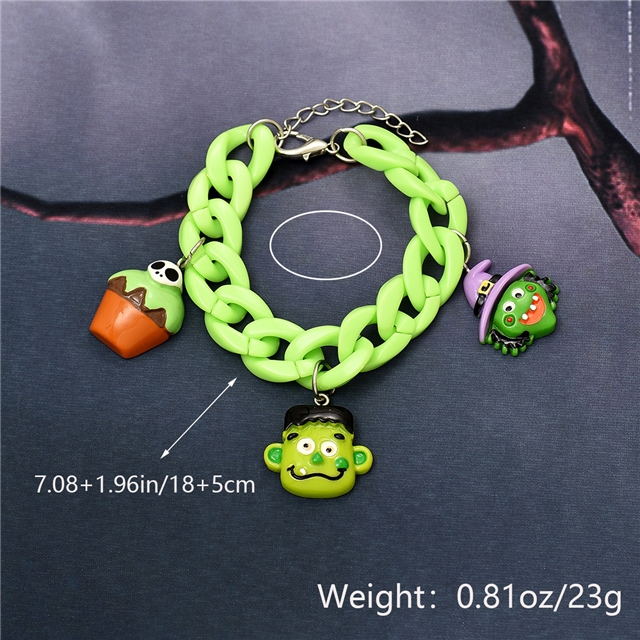 plastic/resin vampire skull acrylic chain bracelet