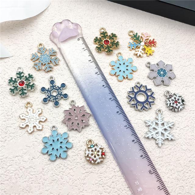 alloy christmas snowflake oil drop alloy pendant