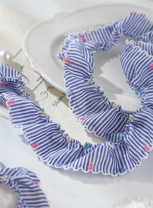 bud edge fuzzy dot stripe lace tape