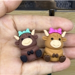 three-dimensional bow cow silicone bead