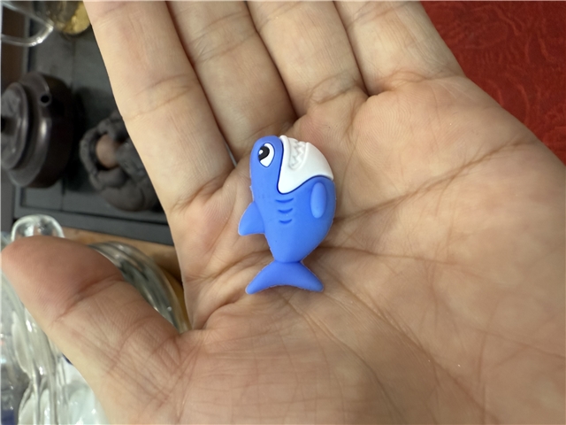 silicone three-dimensional shark silicone bead