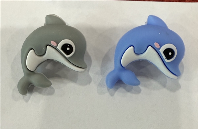 silicone three-dimensional dolphin silicone bead