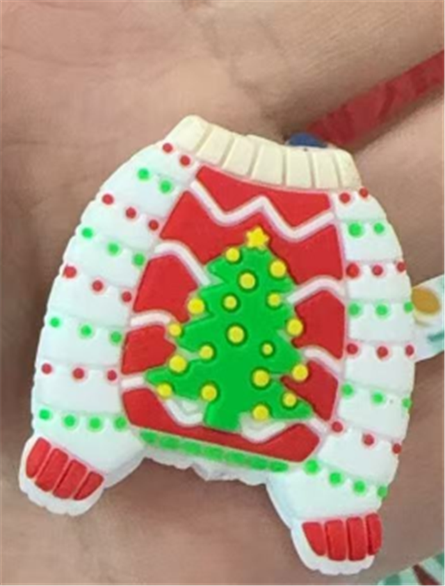 silicone  three-dimensional christmas sweater silicone bead