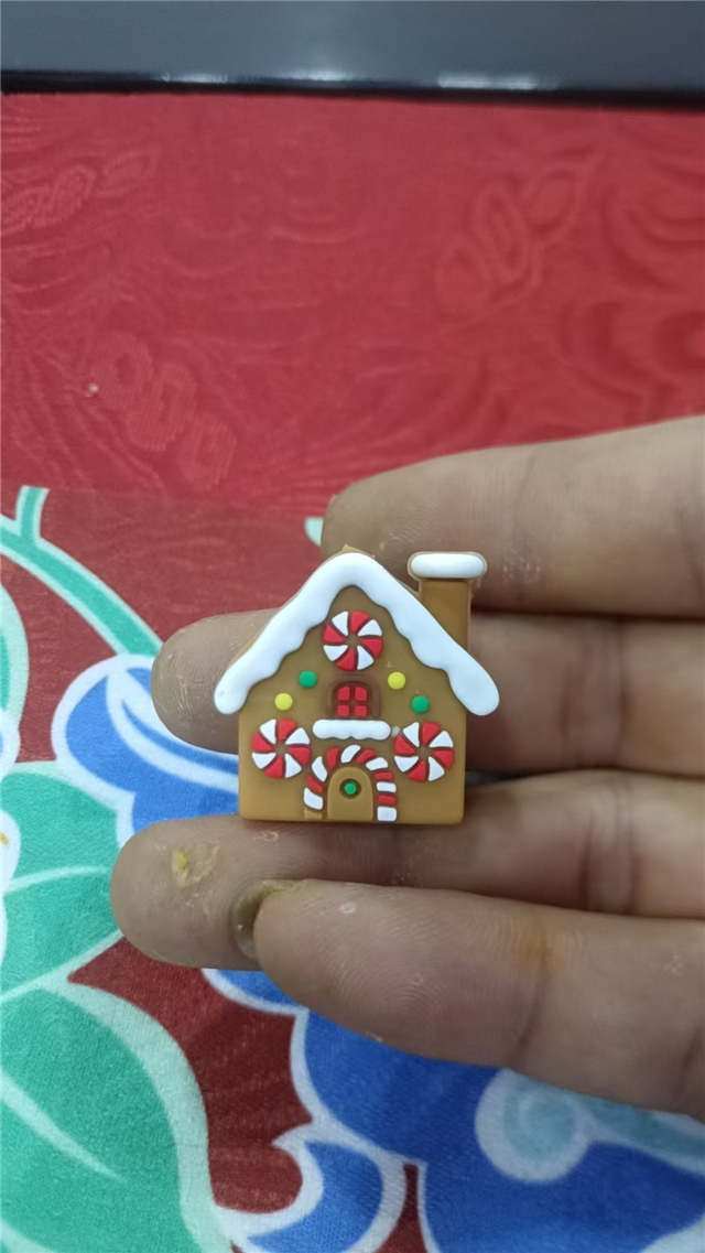 silicone three-dimensional christmas house silicone bead