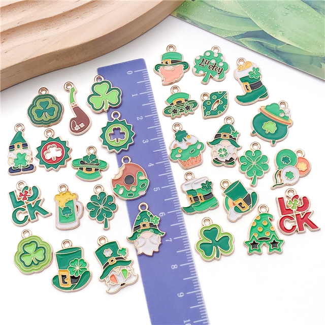 zinc alloy st patricks shamrock drop oil alloy pendant