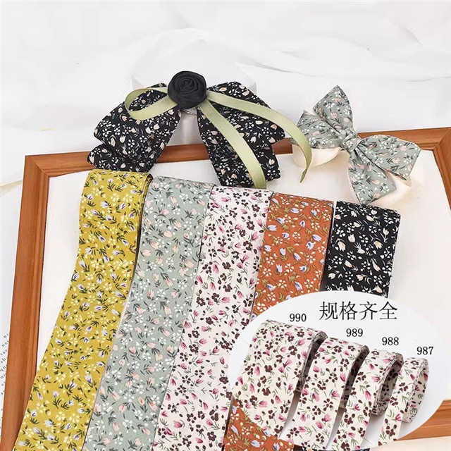 small floral printed ribbon