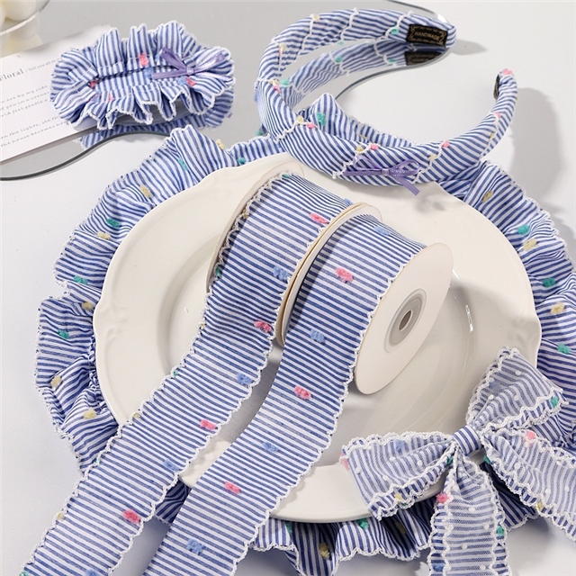 bud edge fuzzy dot stripe lace tape