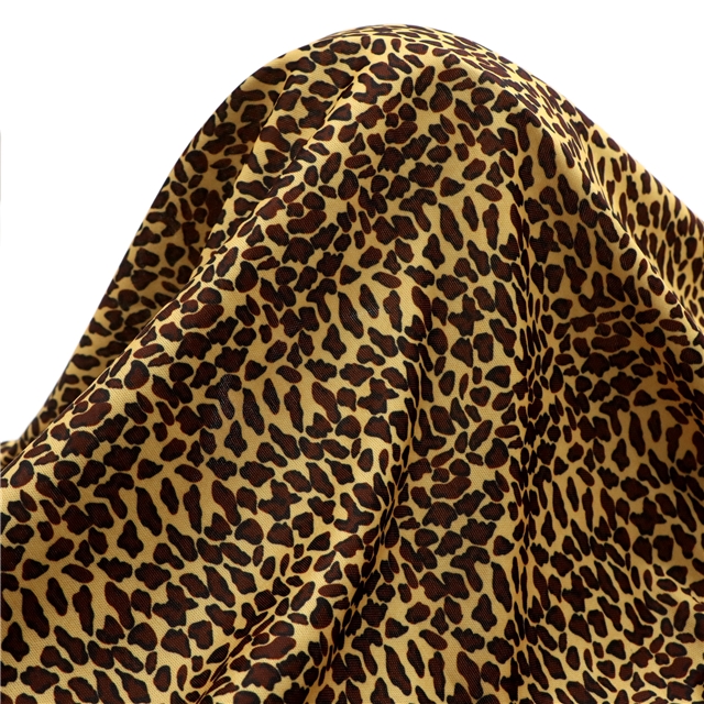 2 ways leopard knit fabric