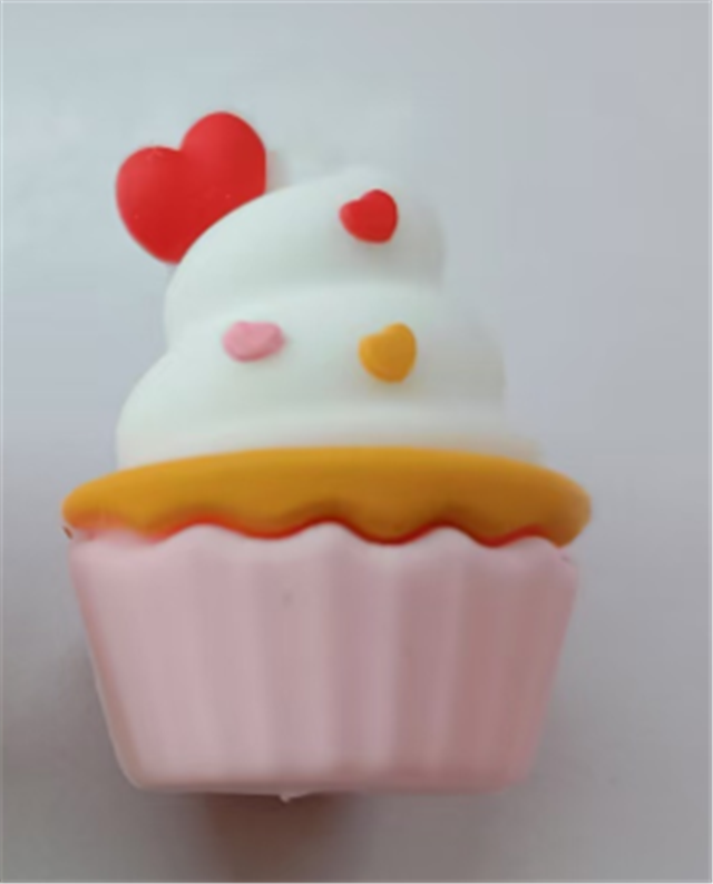 silicone three-dimensional heart cake silicone bead