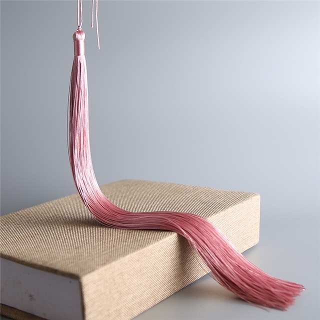 tassel length about:30cm(11.8