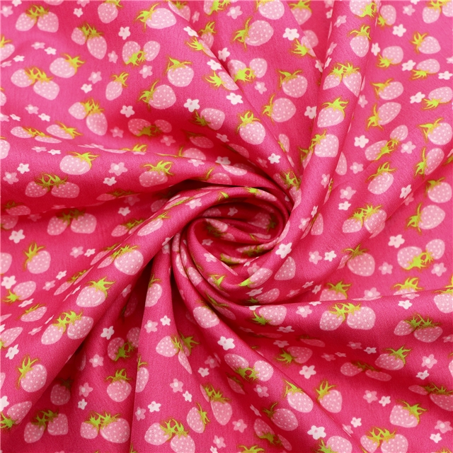 100％ polyester flowers strawberry 100％ polyester fabric