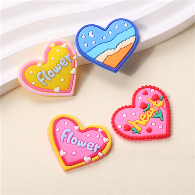 pvc heart pvc soft rubber accessories