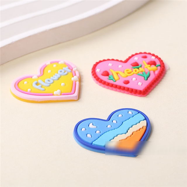 pvc heart pvc soft rubber accessories