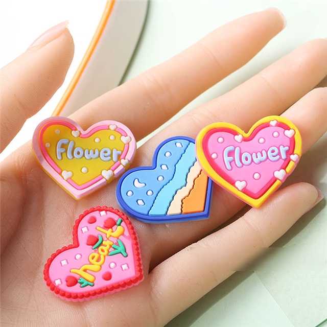 pvc heart pvc soft rubber accessories