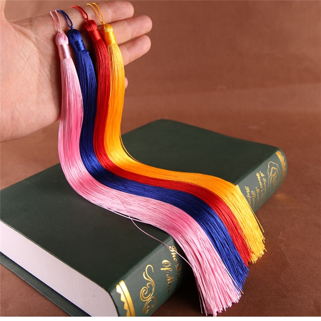 tassel length about:30cm(11.8