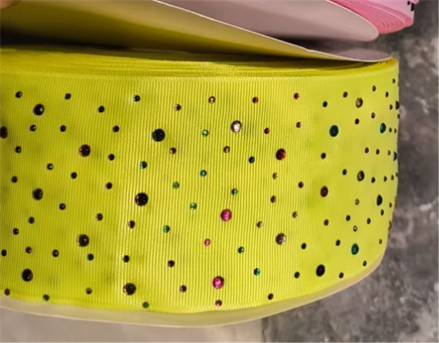 plain colored diamond ribbon